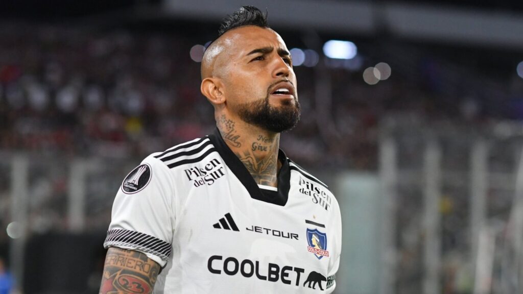 Arturo Vidal está chocho en Colo Colo